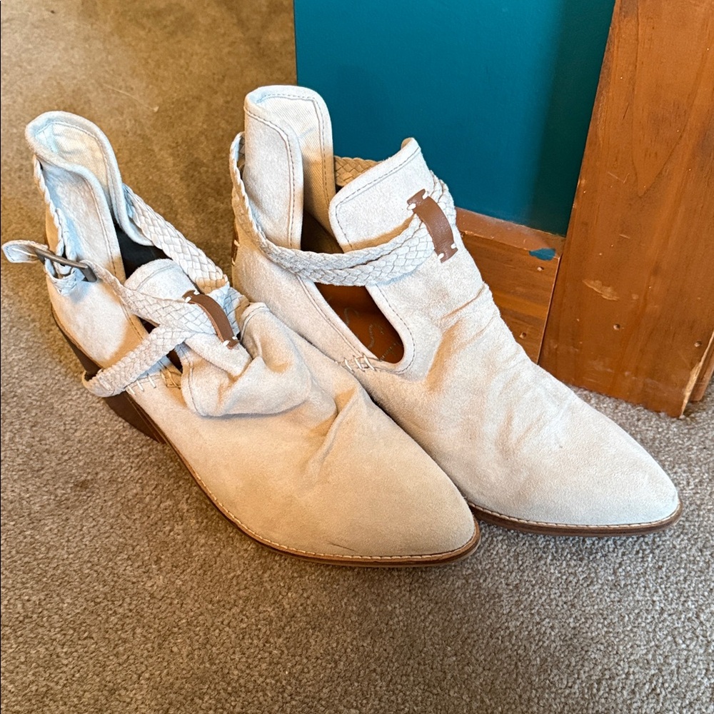 Musse & Cloud Cream Ankle Booties